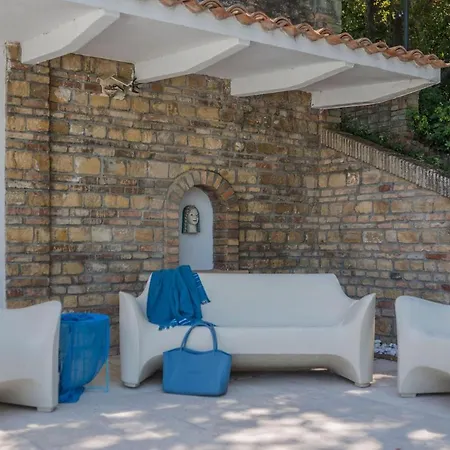 Villa Nina 12 *